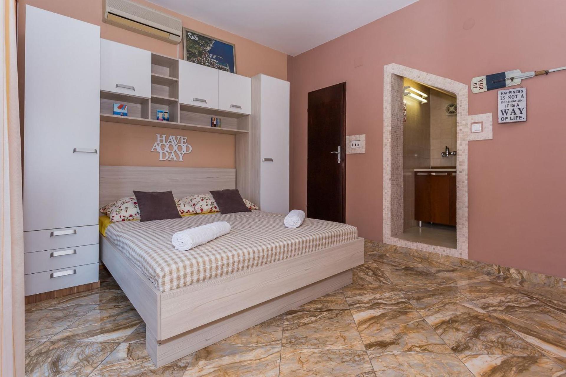 Apartments Verica - 15 M From Beach Krilo Esterno foto